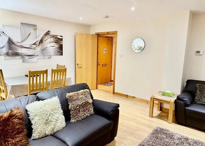 Azim&Suzi\'s city centre apartment Inverness